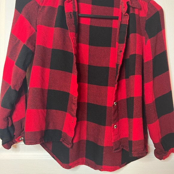 2 Old Navy Girls Thermal Button Up Shirts 8 - Picture 5 of 16